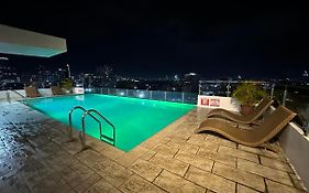 Chillhauz W/Pool & Wifi